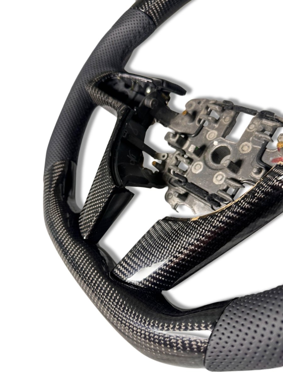 Carbon Fibre Steering Wheel – Holden VE Commodore SS, SV6, SSV, Calais, HSV (2006–2013)