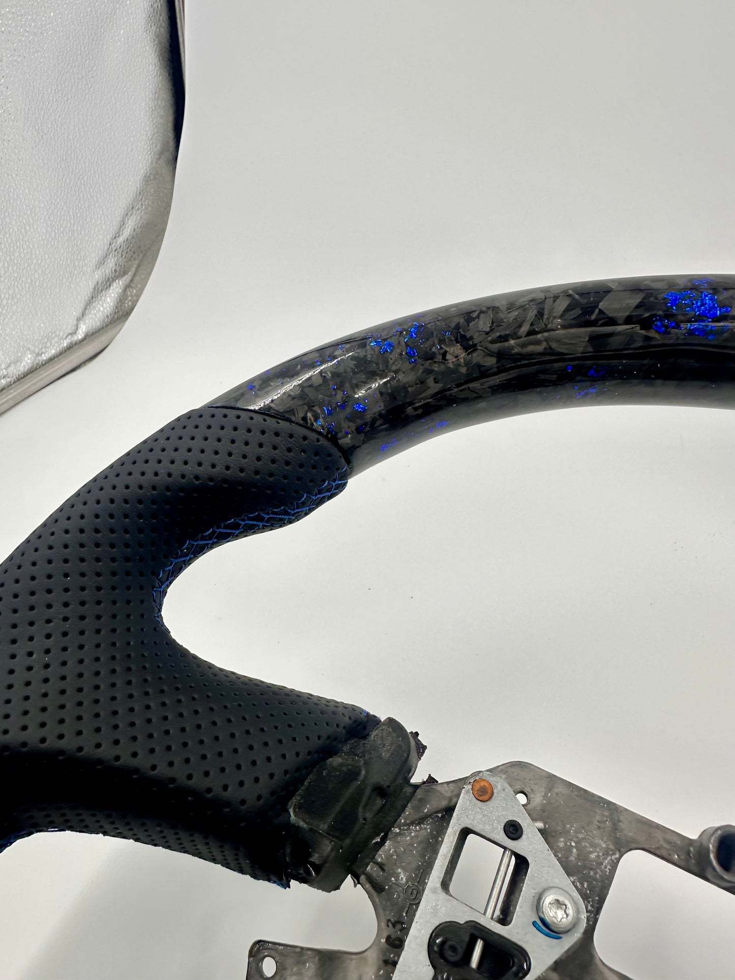 FG Falcon - Forged Carbon With Blue Flake Steering Wheel