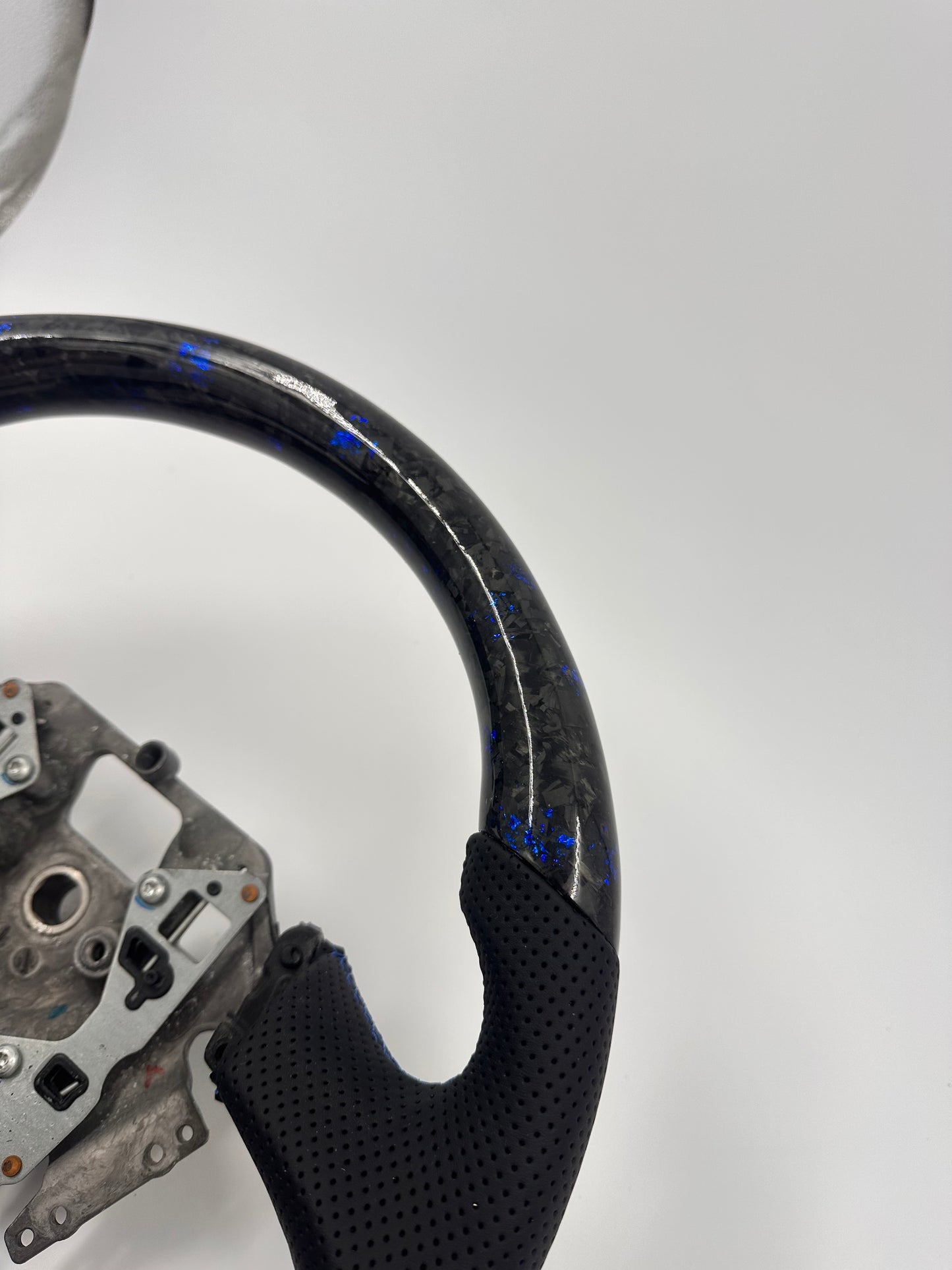 FG Falcon - Forged Carbon With Blue Flake Steering Wheel